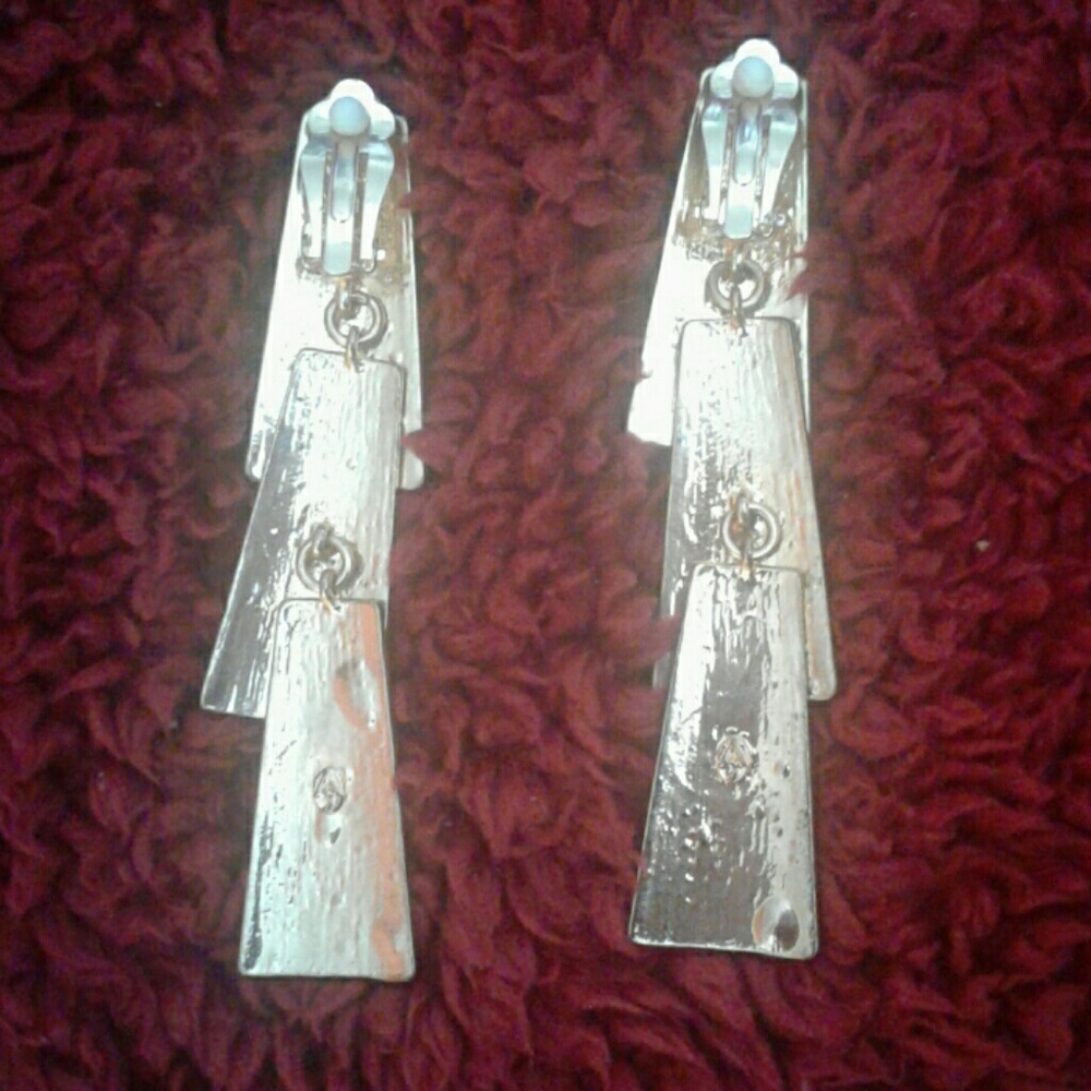 Earrings - Picture 4 of 5
